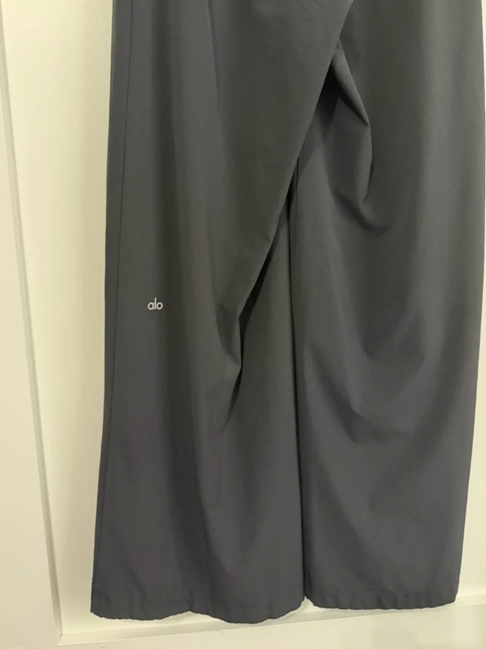 ALO
High-Waist Dreamscape Trouser - Picture 6 of 6